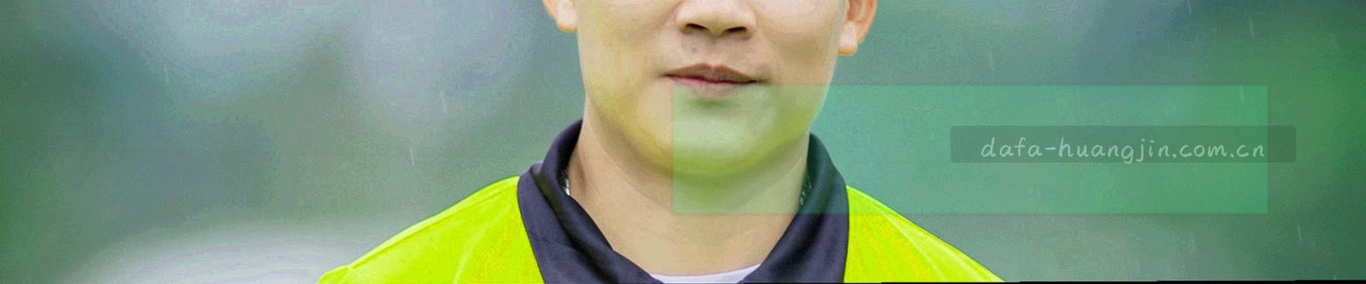 金色数据流抽象背景，象征DAFABET服务持续更新